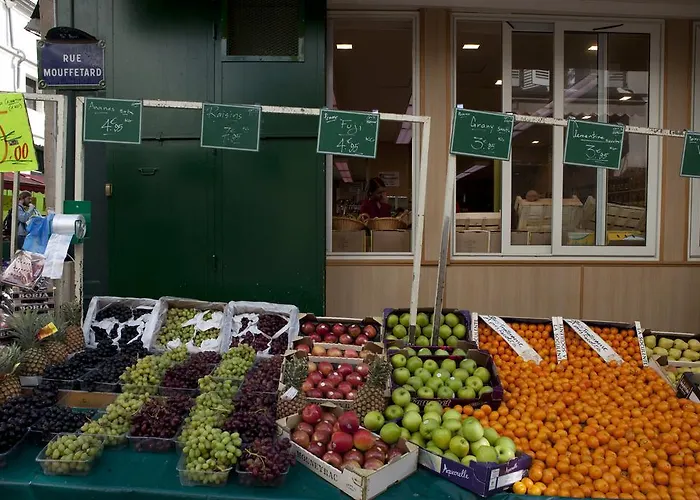 Oops! Latin Quarter By Hiphophostels